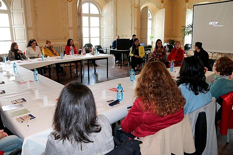 Coloquio por el Día de la Mujer.