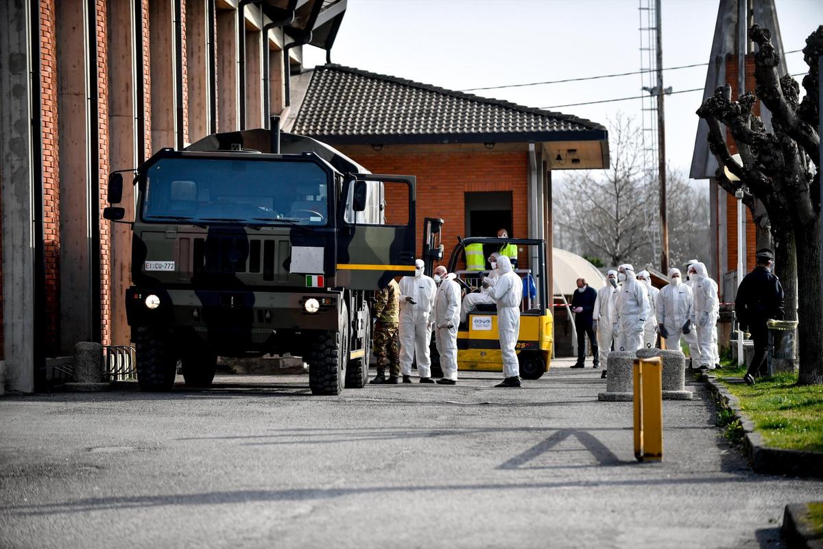 Trabajo de los militares en Italia.