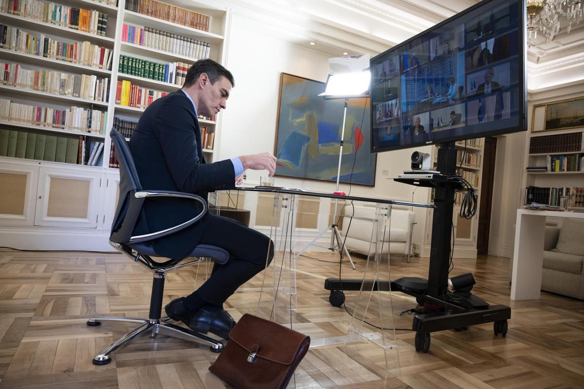 Pedro Sánchez durante una videoconferencia.