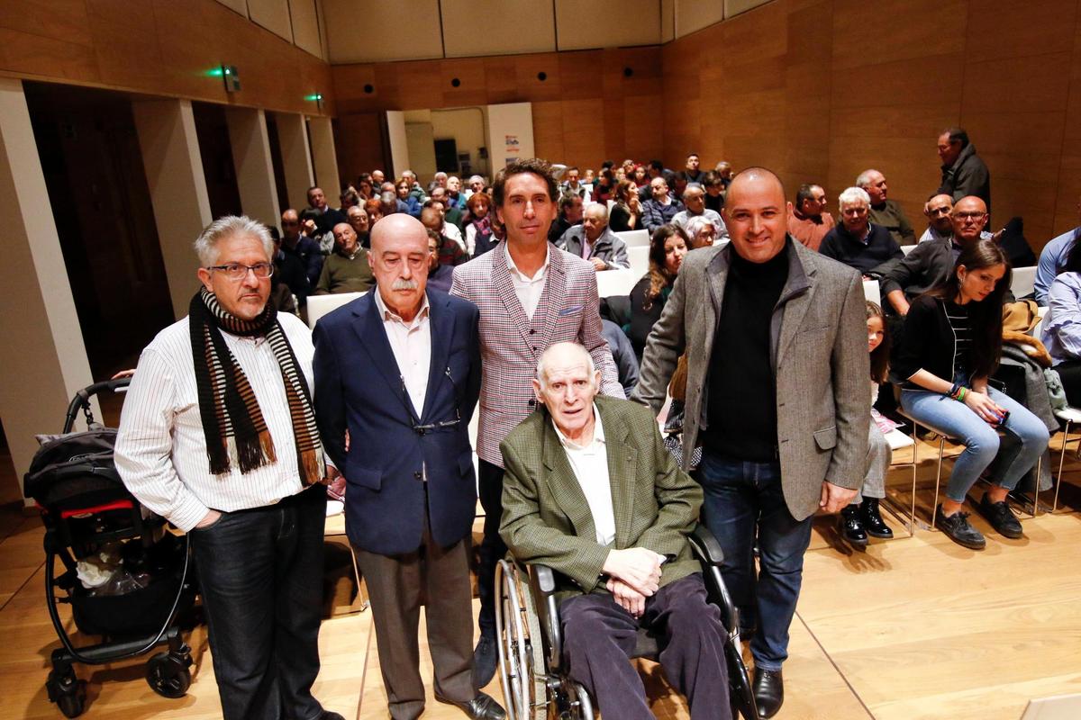 Vicente de la Calle, en silla de ruedas, durante el homenaje que se le tributó en Salamanca el pasado año.