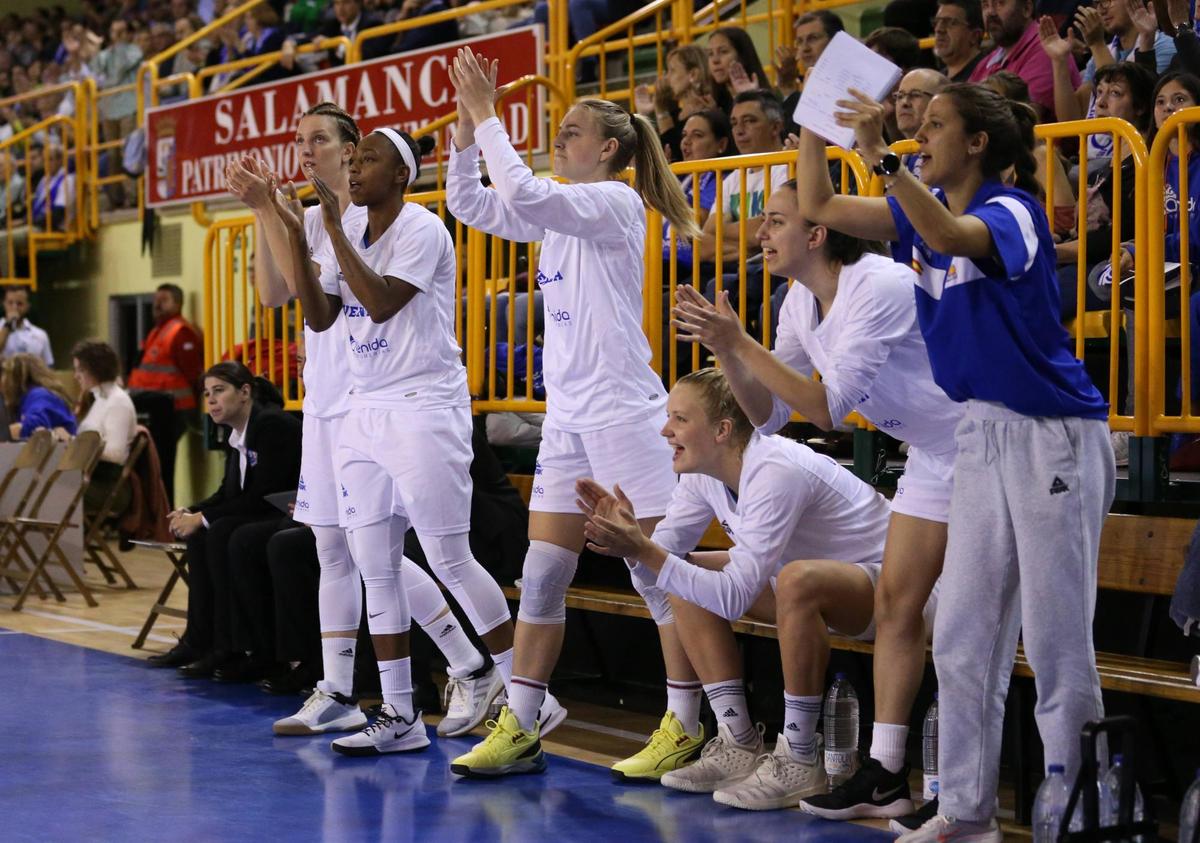 El banquillo del Avenida, en un partido de la Eurocup. MORGAN