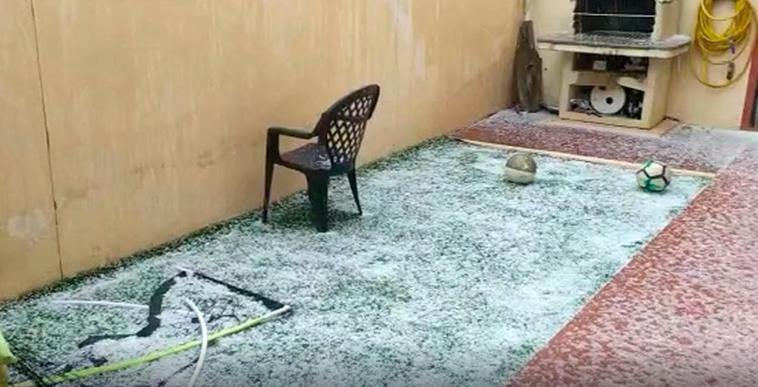 Una espectacular granizada sorprende a los vecinos de Doñinos