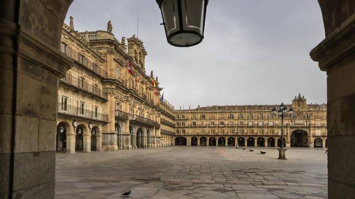 La Plaza Mayor de Salamanca más vacía que nunca durante el Estado de Alarma.