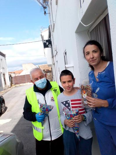 Los niños de Barruecopardo recibieron golosinas