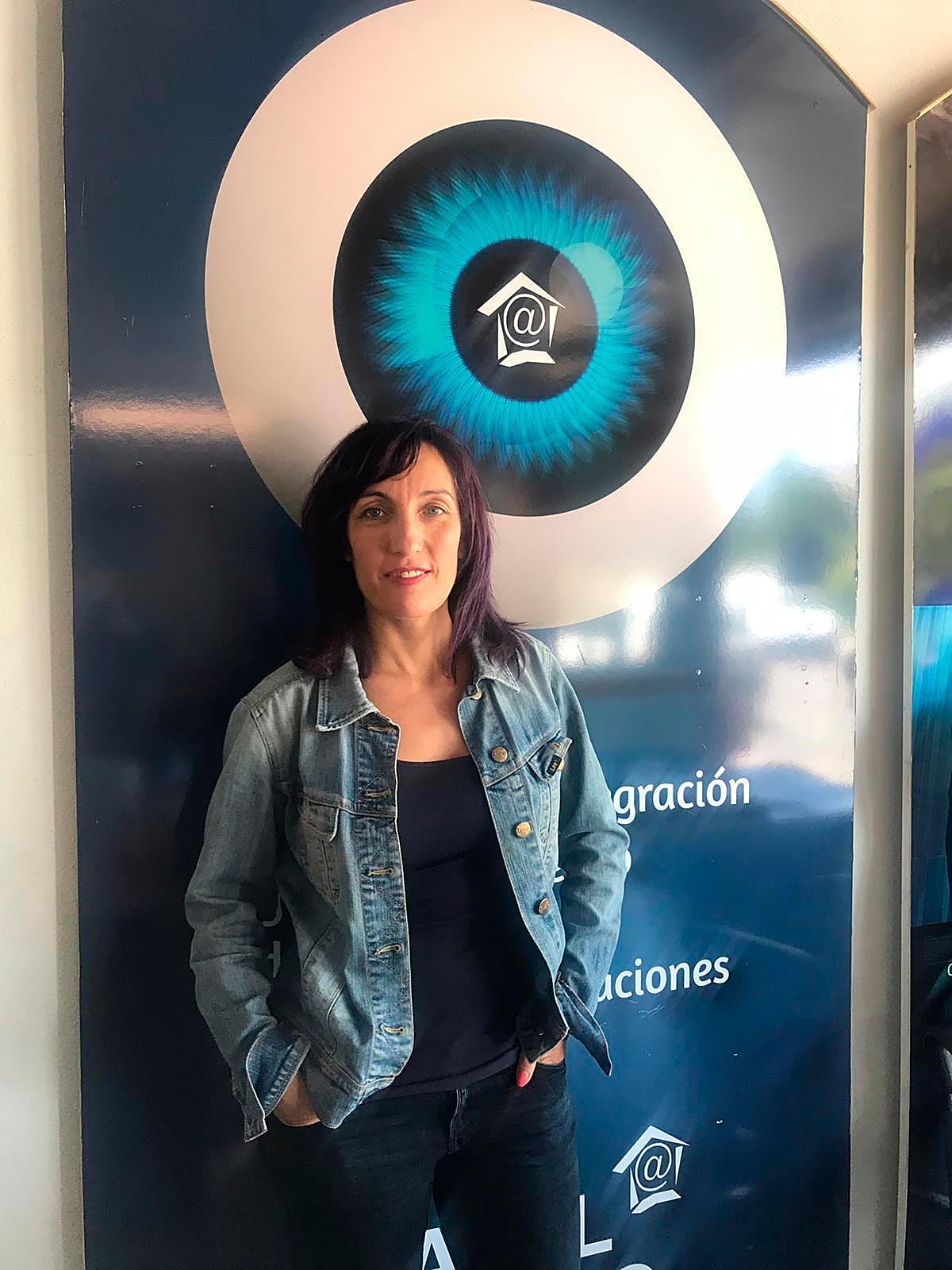 Soraya Mateos, en la sede de su oficina.