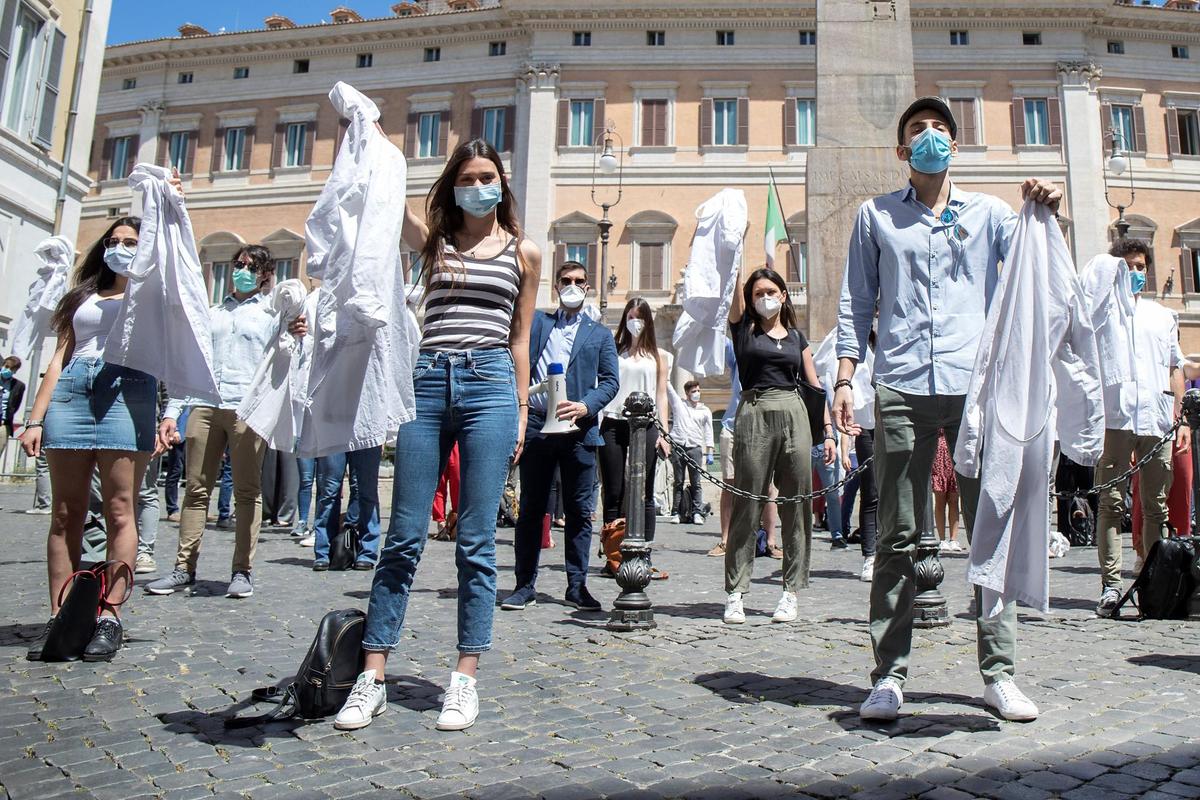 Protesta de médicos en Roma.