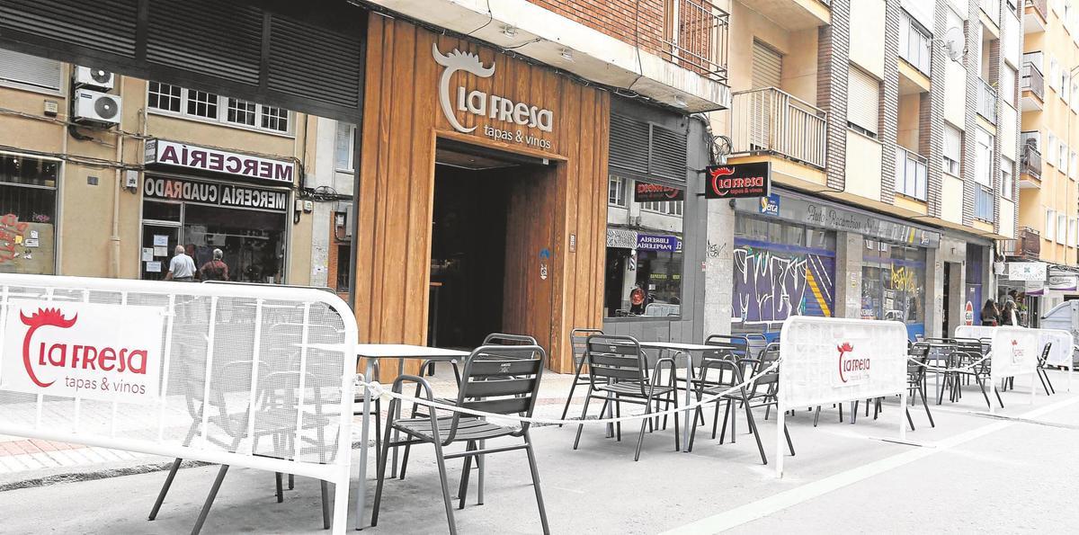 Nueva terraza del bar La Fresa, abierta desde este lunes