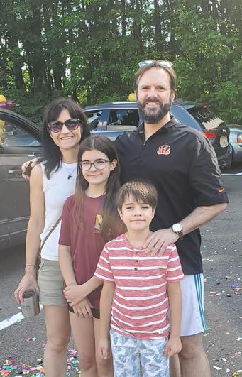 Jesús y Ana Belén, con sus hijos Vega y Jesús junior en la ciudad de Hoboken, en Nueva Jersey.