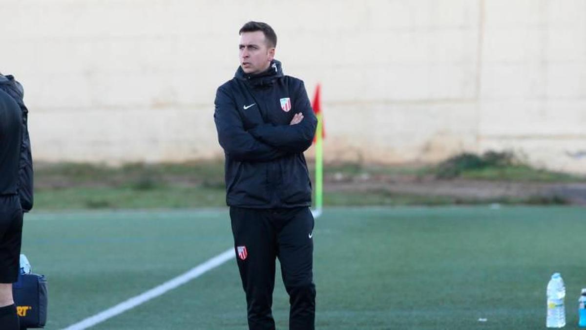 Sergio Hernández, nuevo técnico de la UD Santa Marta de Tercera.