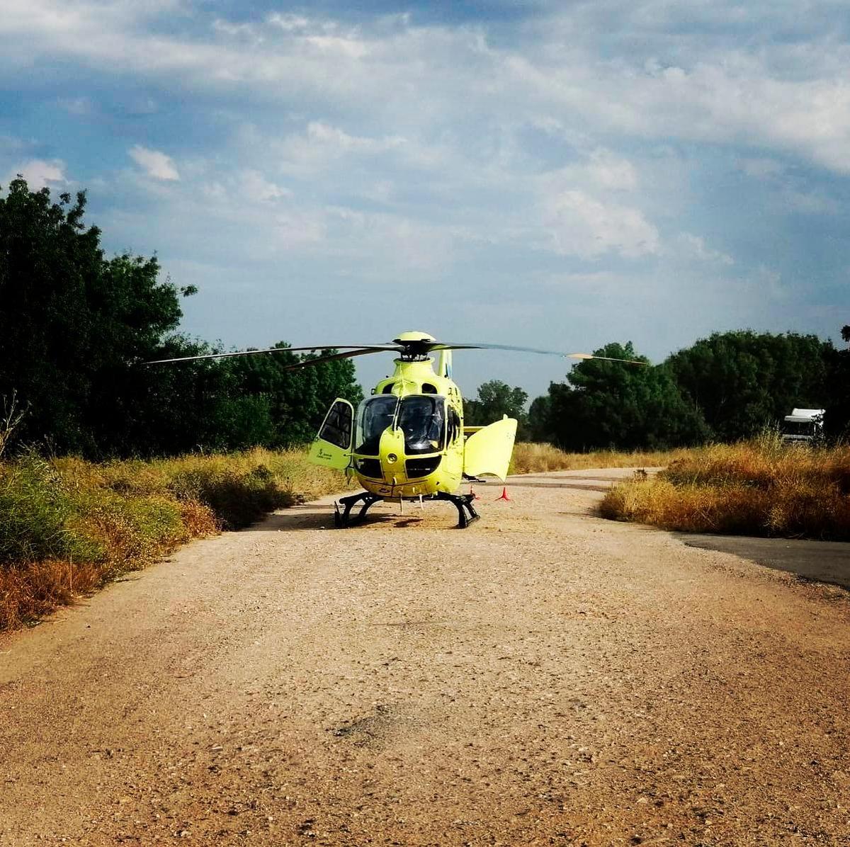 El helicóptero medicalizado, en el lugar de los hechos.