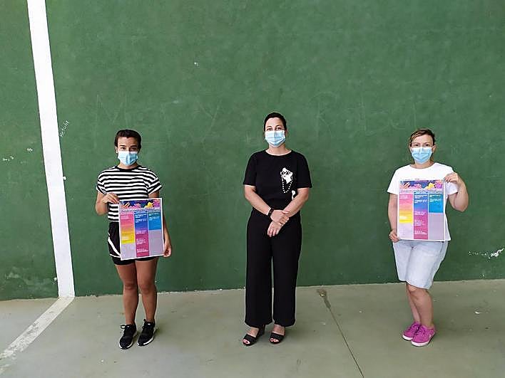 Vanesa Ramos, María Jesús Moro y Beatriz García, ayer, en la presentación de la agenda cultural.