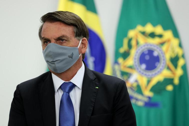 Otro presidente negacionista que cae. Bolsonaro, de la “gripecita” a vivir el COVID en sus carnes