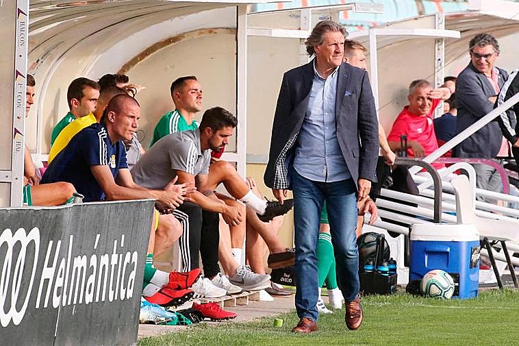 Sergio Egea, en el Helmántico el pasado verano cuando estuvo dirigiendo al Oviedo en pretemporada.