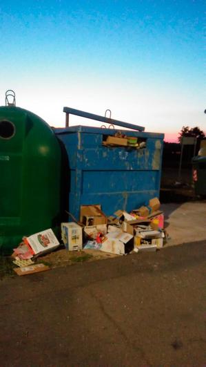 Contenedores de basura en El Sahugo