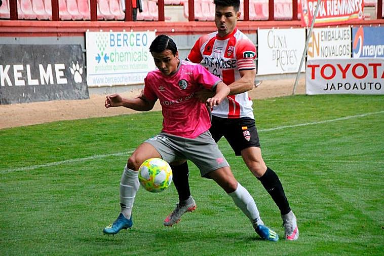 Monárrez en el encuentro ante el Logroñés la temporada pasada.