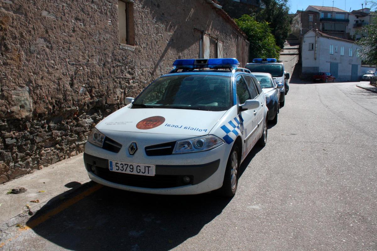 Vehículo de la Policía Local de Alba de Tormes.