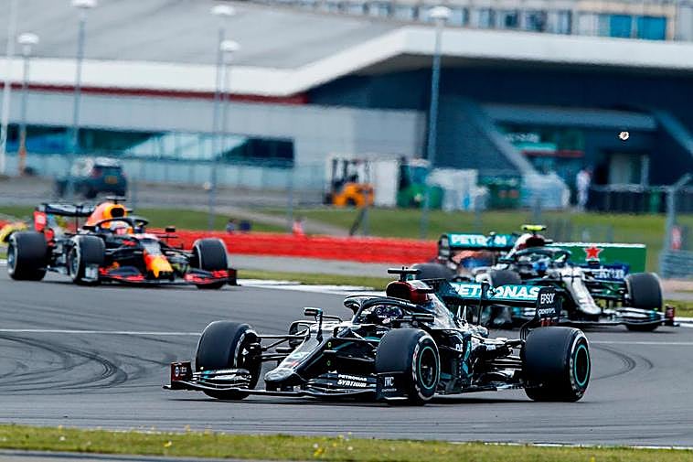 Lewis Hamilton comandando el GP de Gran Bretaña.