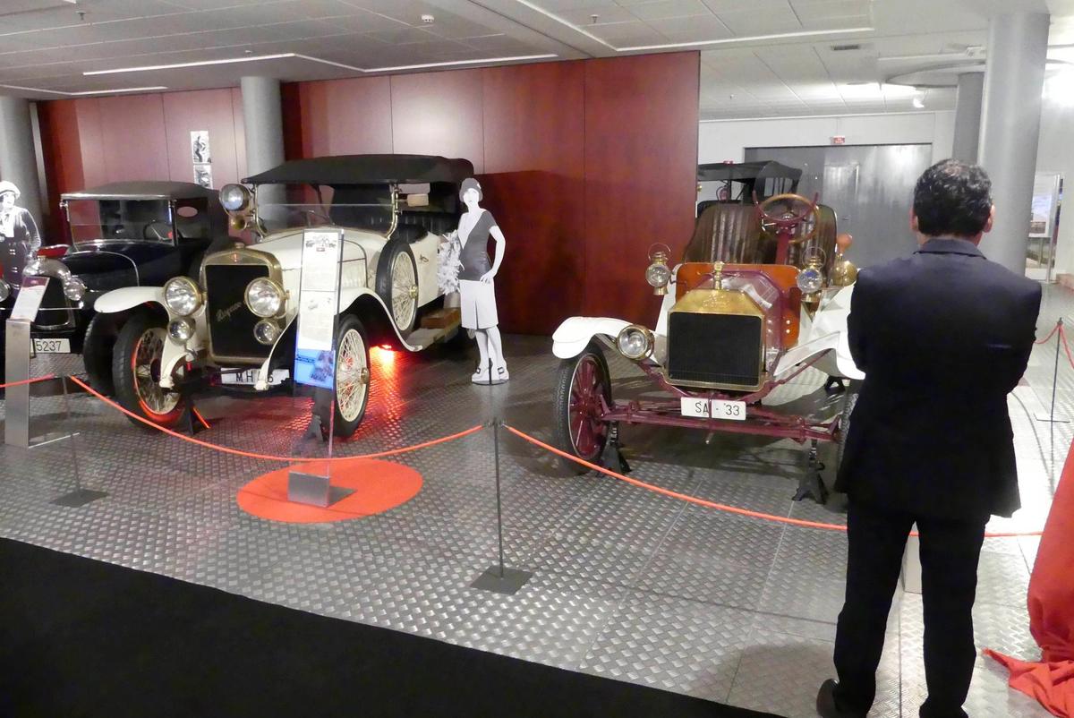 Exposición de automóviles de los años 20. | GUZÓN