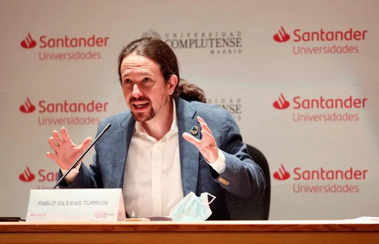 El juez imputa a un estrecho colaborador de Pablo Iglesias y al tesorero de Podemos por la financiación del partido