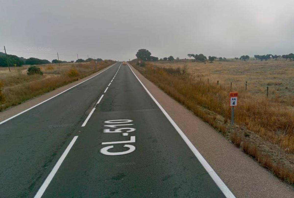 Carretera CL-510 a la altura del km 4, donde ha tenido lugar el accidente.