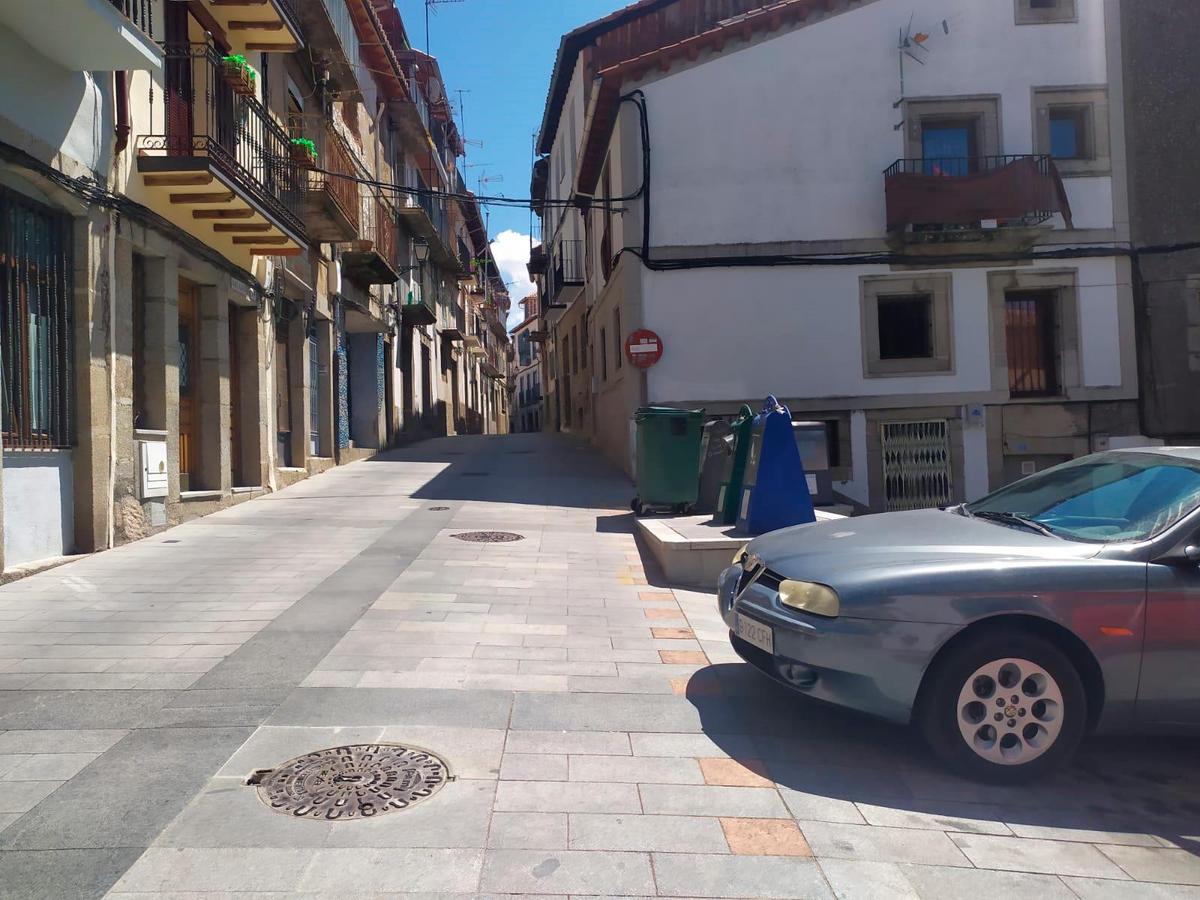 Imagen de la calle Solano de Béjar, donde tuvo lugar el incidente en la peña.