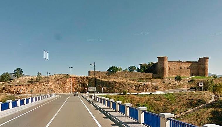 Vista de El Barco de Ávila desde el puente sobre el Tormes.