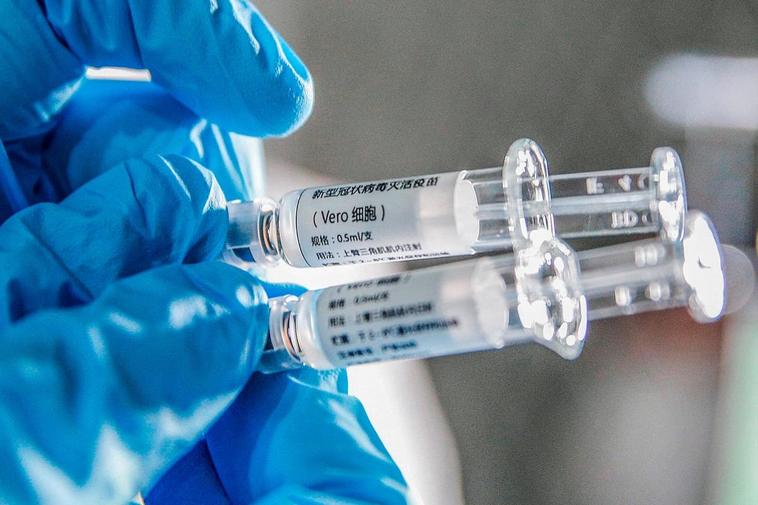 China lleva probando desde julio su vacuna contra el COVID-19 en personas de riesgo
