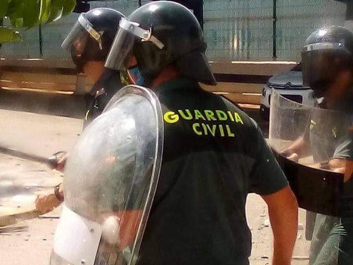Salvaje motín de inmigrantes en Melilla: 6 Guardias Civiles heridos, 3 Policías Nacionales y 7 vigilantes