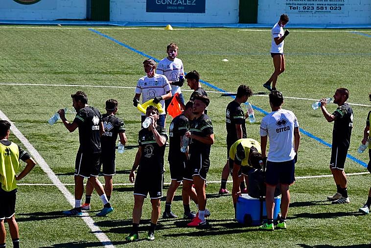 Imagen de uno de los entrenamientos del Guijuelo en esta pretemporada. TEL