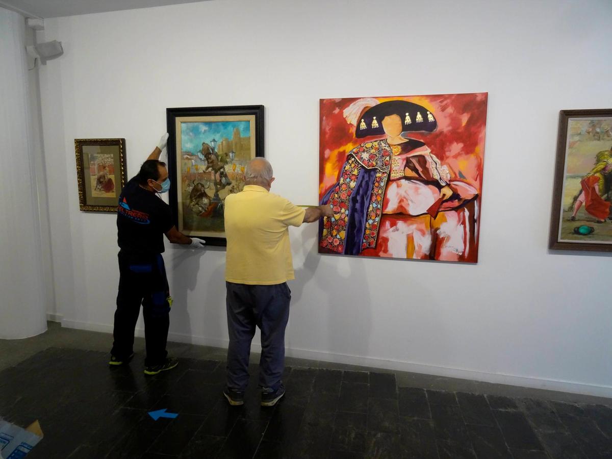 Exposición ‘Salamanca y el Toro’ en la sala de exposiciones de La Salina.