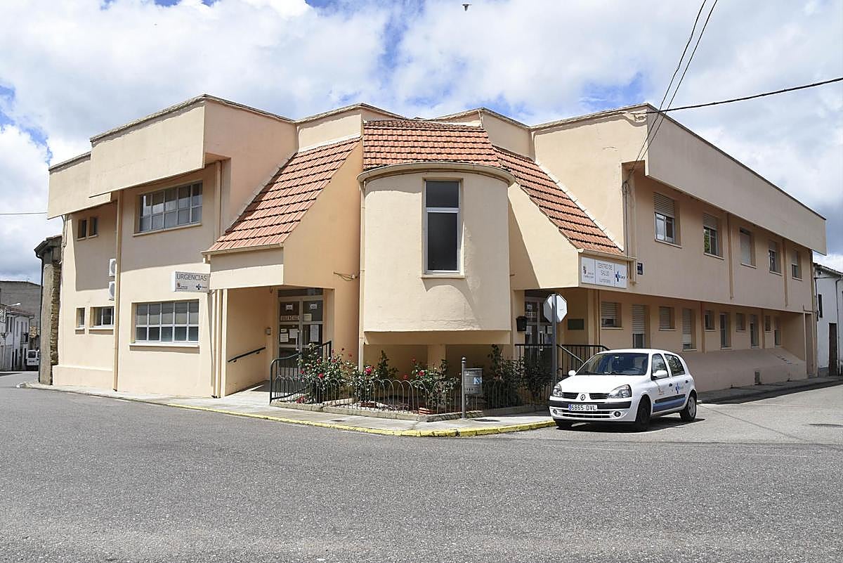 Edificio del Centro de Salud de Lumbrales.