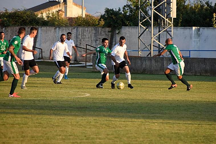Cristóbal Gil y Kamal intentan cortar el avance de Albertito.