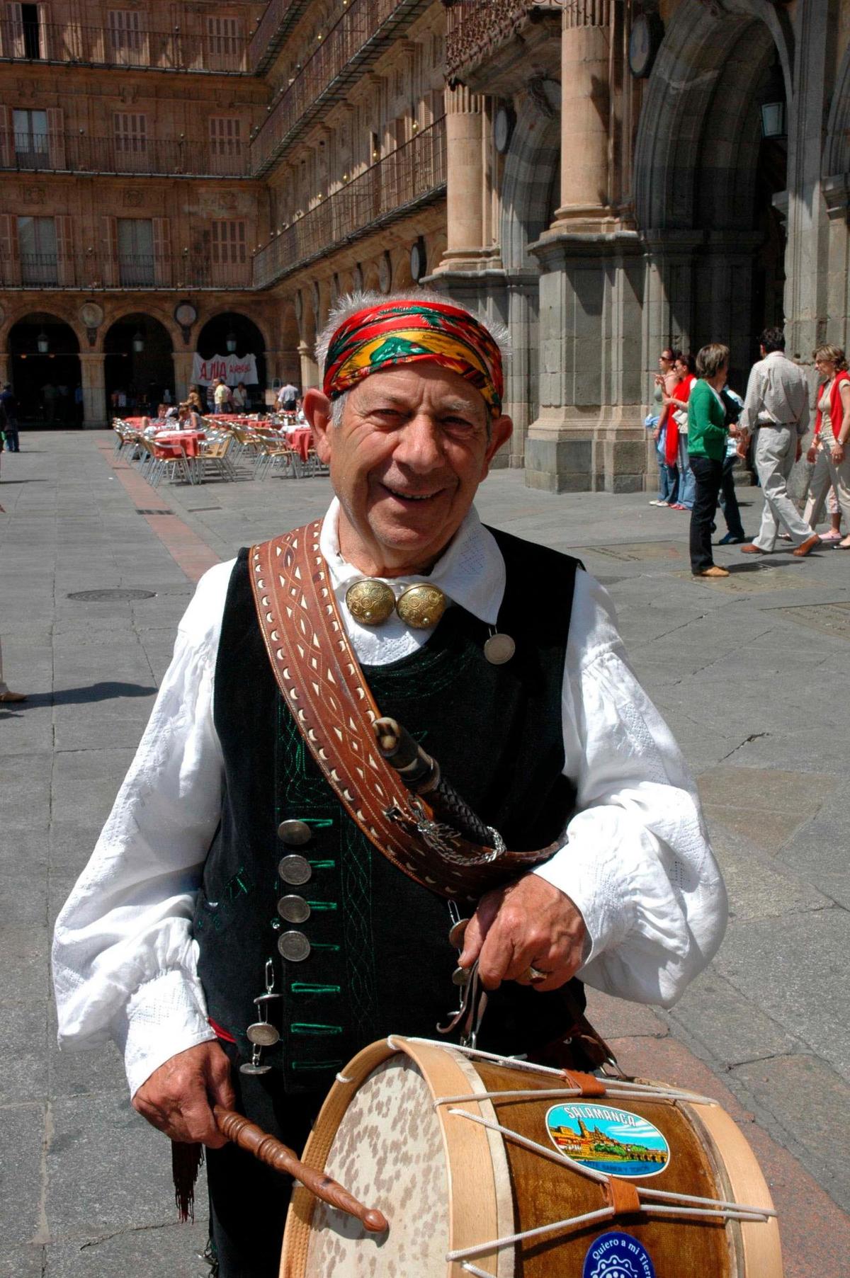 Francisco García en la Plaza Mayor de Salamanca.