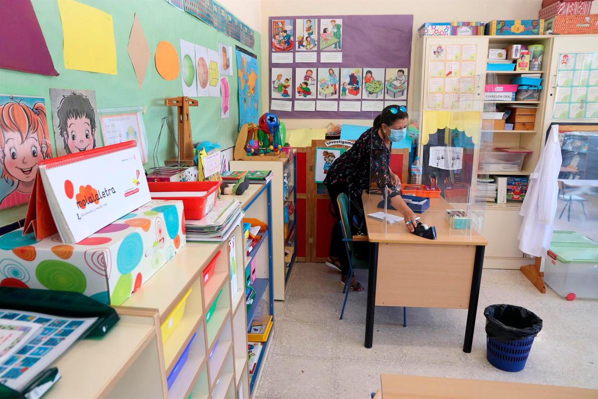 Celaá cifra en 2.852 las aulas confinadas, el 0,73%: “No contemplamos un confinamiento total como en marzo”