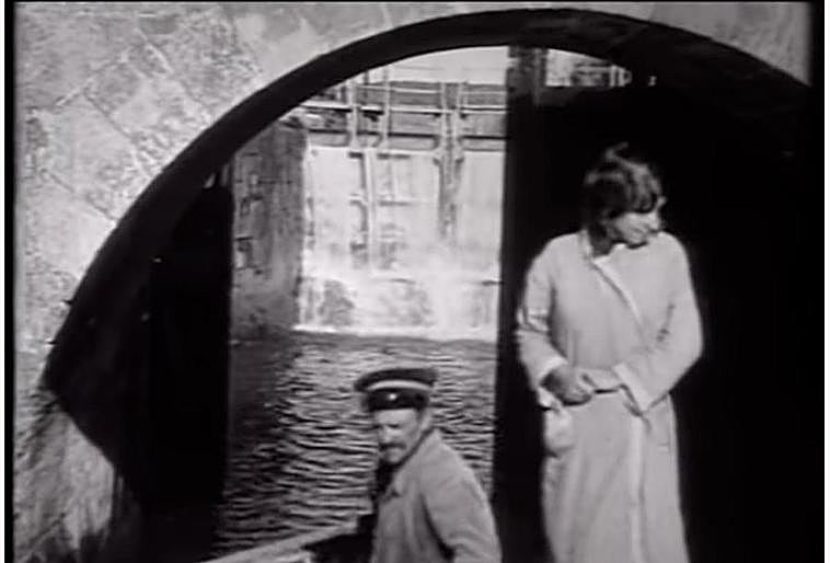 Fotograma de”El Canal de Castilla”, del salmantino Leopoldo Alonso