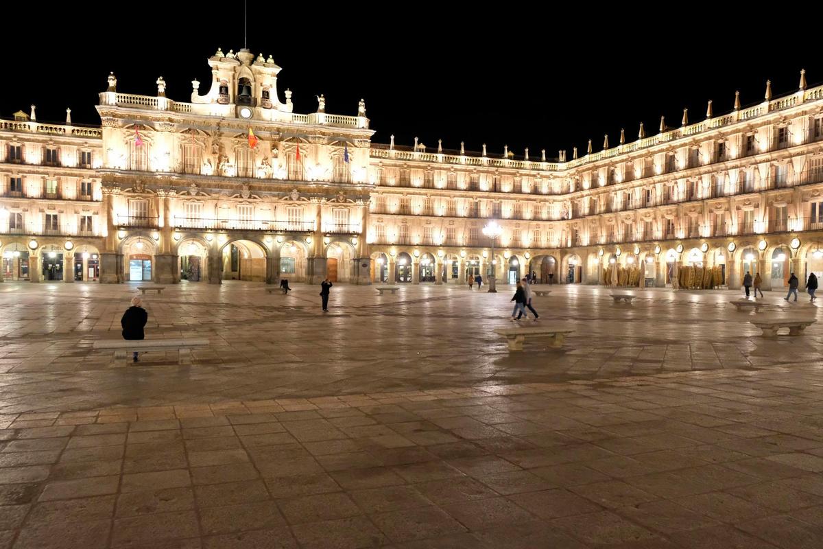 Actual iluminación nocturna de la Plaza Mayor.