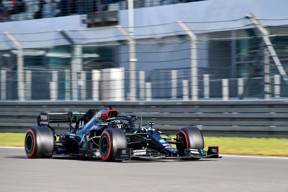 Hamilton liderando el Gran premio de Eifel.