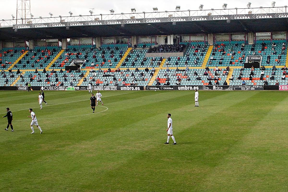 Partido con público de esta pretemporada entre el Salamanca UDS y el Rayo Majadahonda.