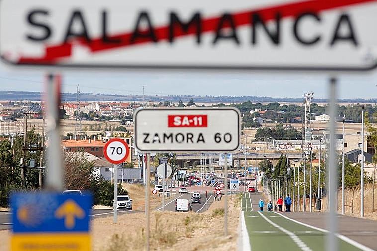 Punto en el que termina el término municipal de Salamanca y comienza el de Villares.