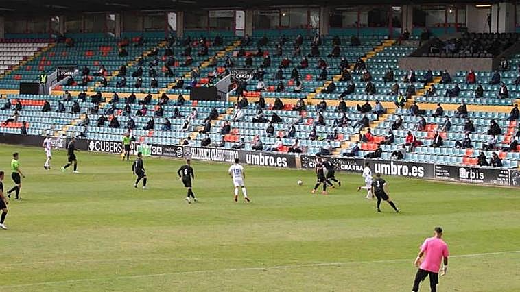 Afición del Salamanca en el último choque de pretemporada en el Helmántico.