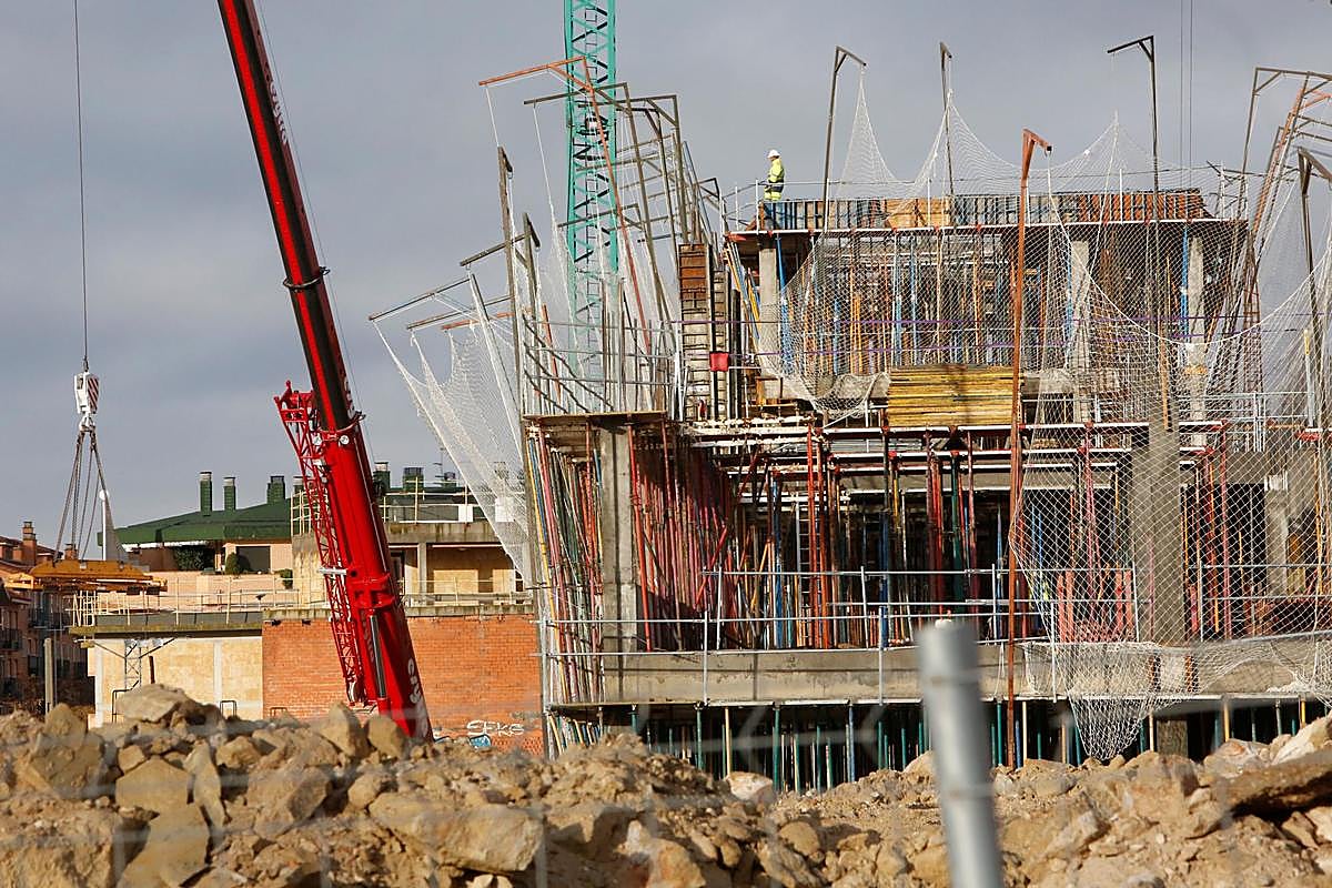 Trabajadores de la construcción en una obra.
