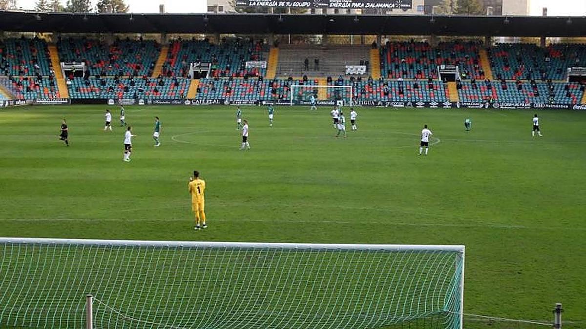 Vista del Helmántico en el choque ante el Coruxo.