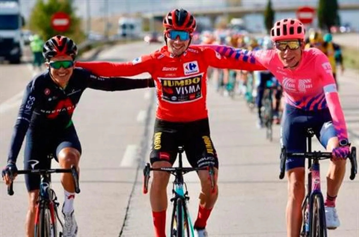 Richard Carapaz, Primoz Roglic y Hugh Carthy, podio de La Vuelta.