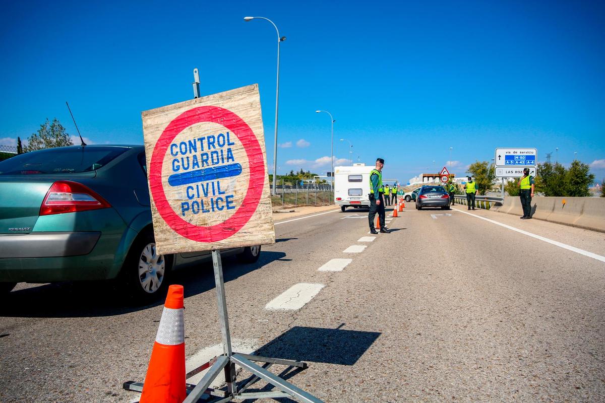 Imagen de un control de la Guardia Civil de Tráfico.