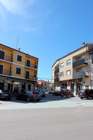 Plaza Mayor de Linares de Riofrío.