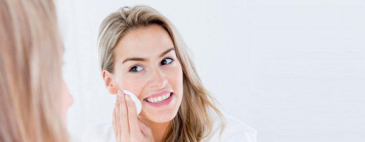 Cómo limpiar la piel de la cara de forma correcta.