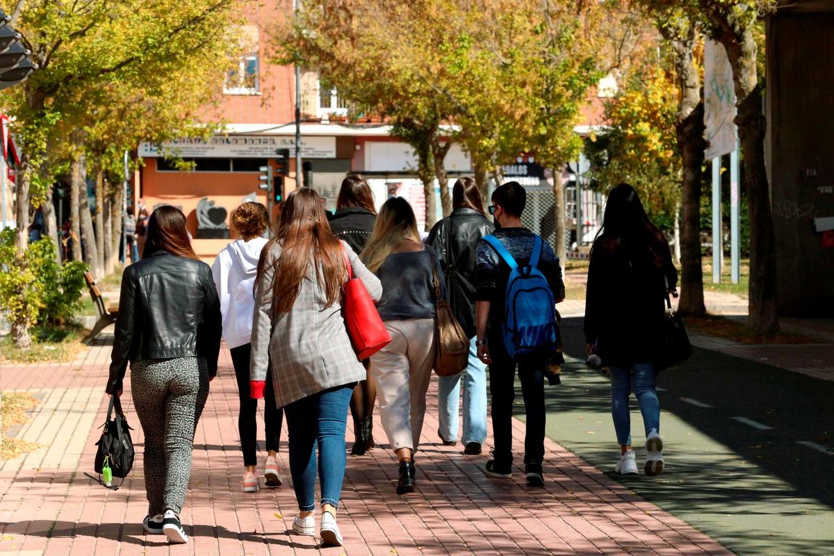 Estudiantes en el Campus Miguel de Unamuno de Salamanca.