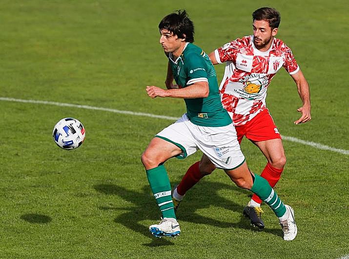 Imágenes del encuentro entre el Coruxo y el Guijuelo.