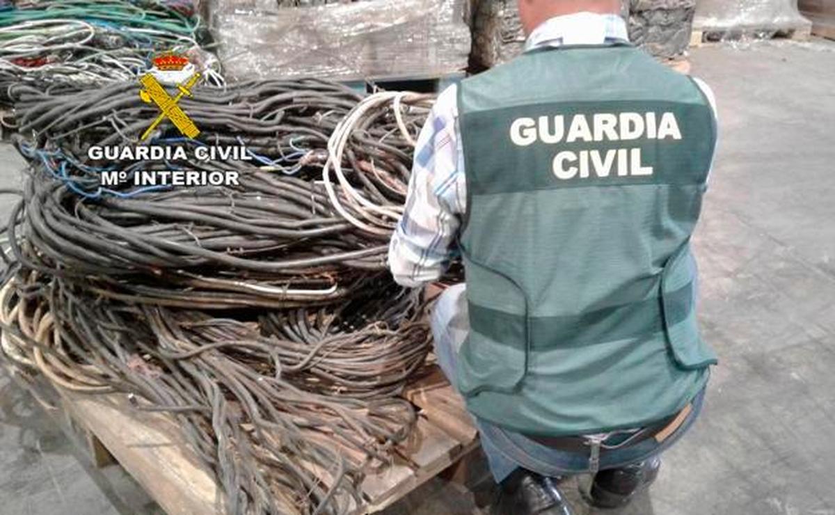 Cables de cobre intervenidos por la Guardia Civil