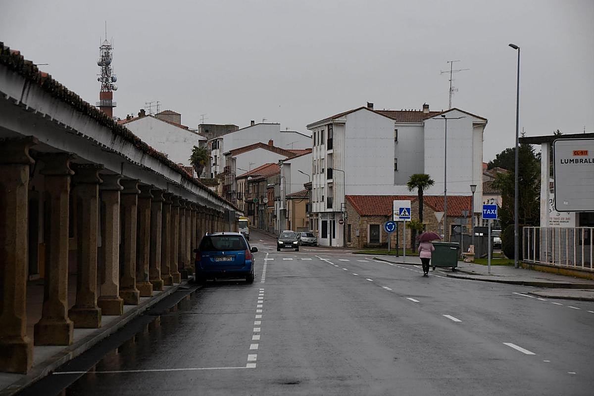 Zona de los portales de Santa Ana de Vitigudino que verán mejoradas las redes de saneamiento.